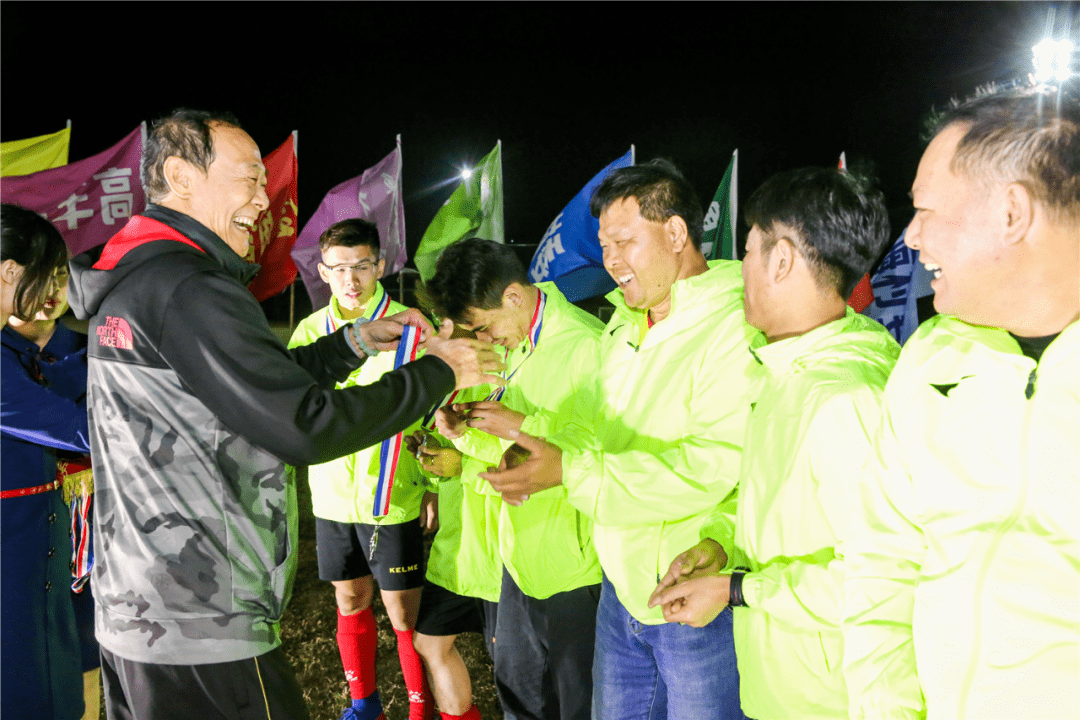 鲁村问鼎 “足”够精彩!2020云东海第三届足球联赛圆满落幕!【3377官网】(图15)
鲁村问鼎 “足”够精彩!2020云东海第三届足球联赛圆满落幕!【3377官网】(图15)